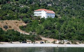 Filoxenia & Apartments Poros (kefalonia) 2*